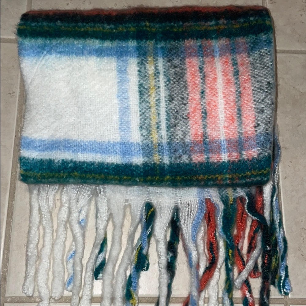 NEVER WORN! Aerie Scarf